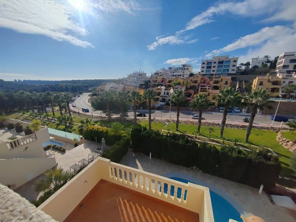 South-facing villa with private pool in Las Ramblas