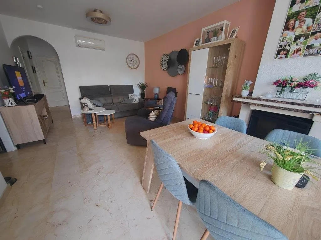 South-facing townhouse backing onto Las Ramblas Golf (2)