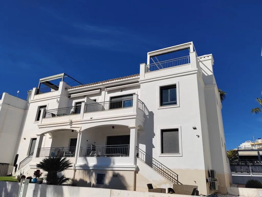 Bright top-floor apartment with solarium near La Fuente (2)
