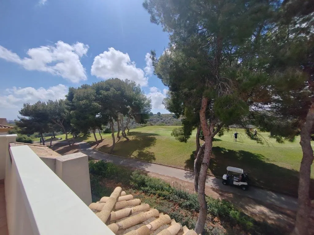 Front-line south-facing penthouse on Las Ramblas Golf (2)