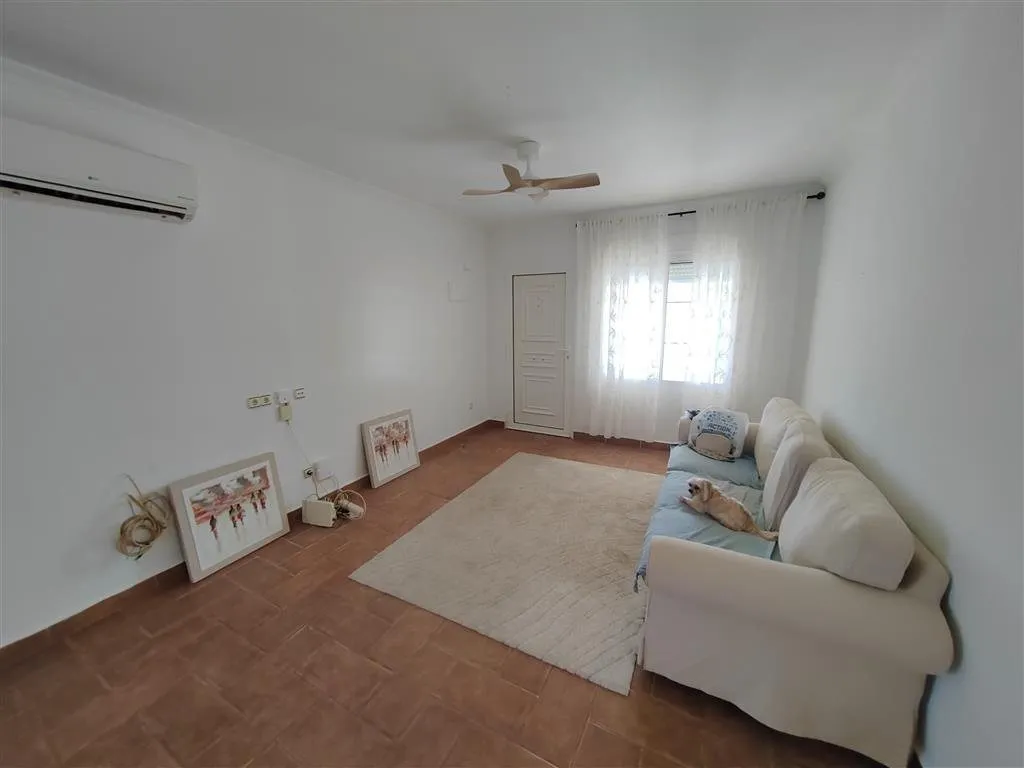 Two-bedroom apartment with conservatory in Playa Flamenca (4)