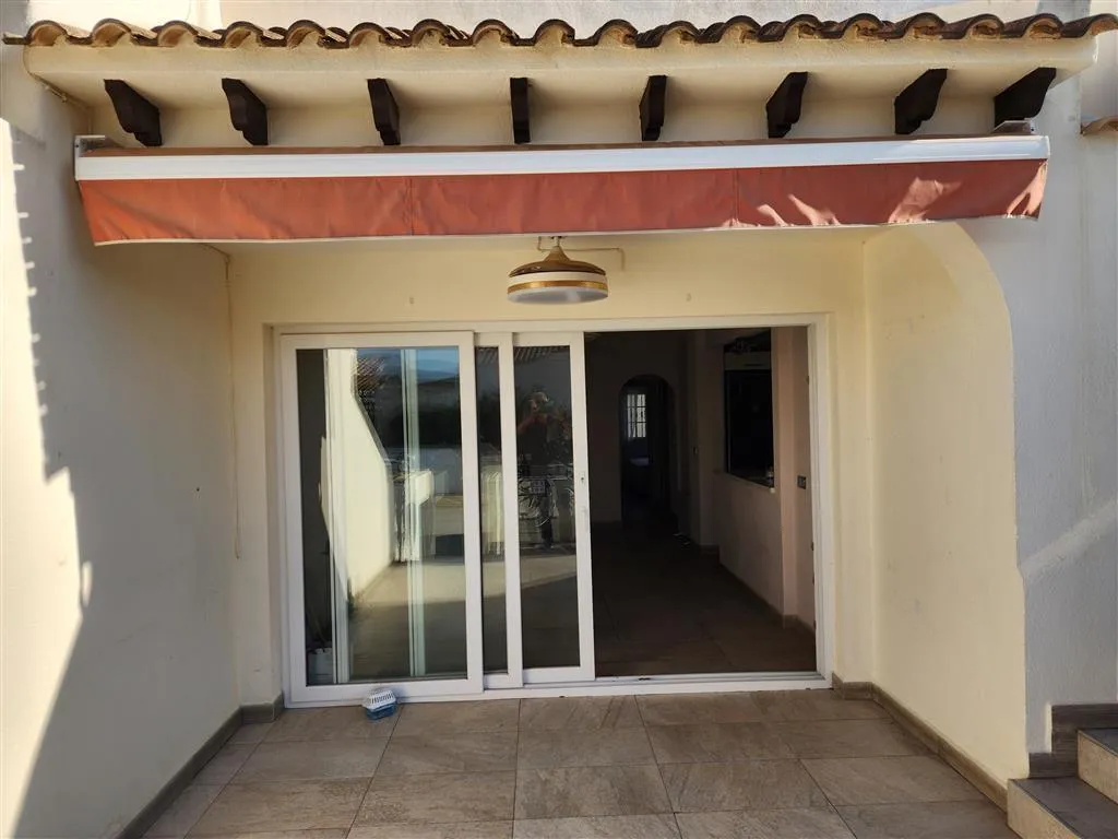 Refurbished townhouse with private pool in Las Ramblas (6)