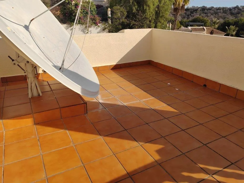 South-facing villa with private pool in Las Ramblas (5)