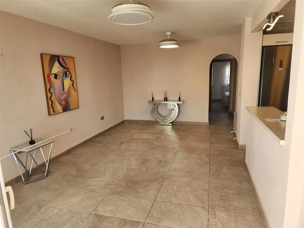 Refurbished townhouse with private pool in Las Ramblas (7)