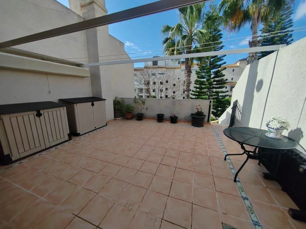South-facing townhouse backing onto Las Ramblas Golf (7)