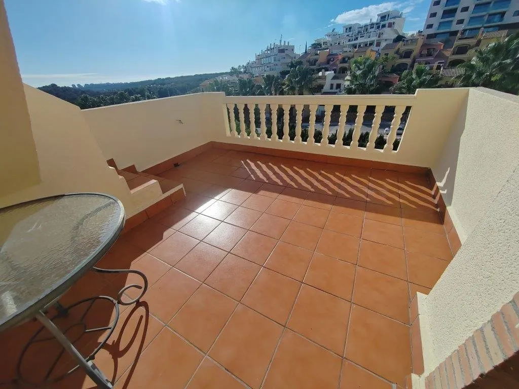South-facing villa with private pool in Las Ramblas (7)