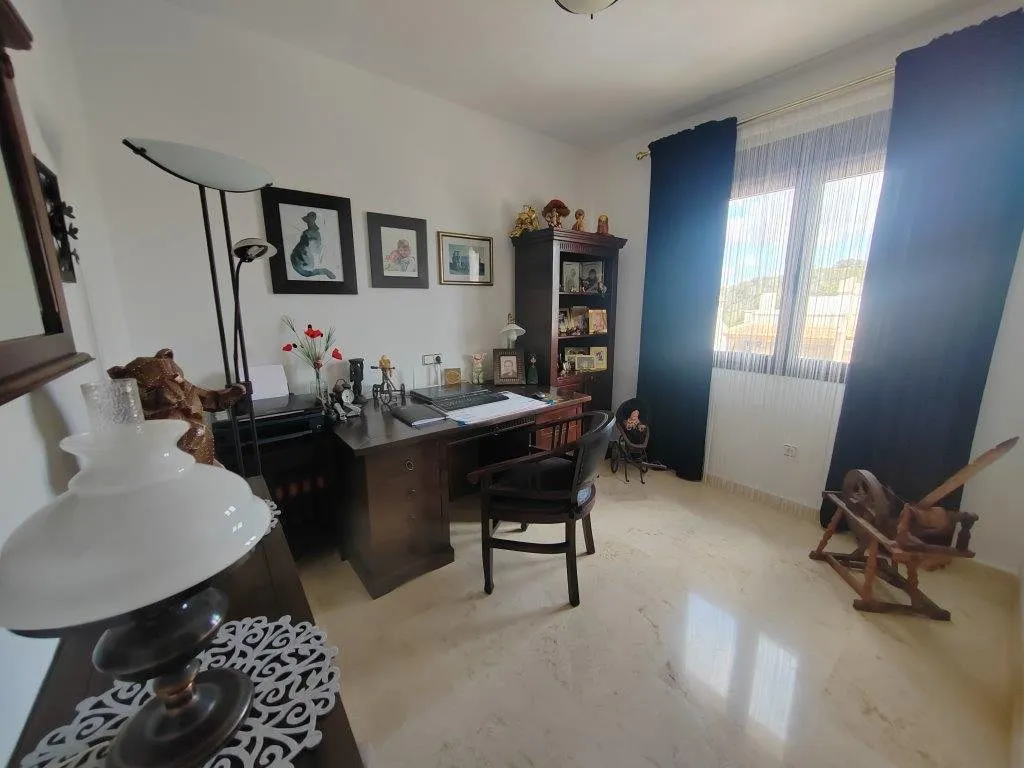 Front-line south-facing penthouse on Las Ramblas Golf (8)