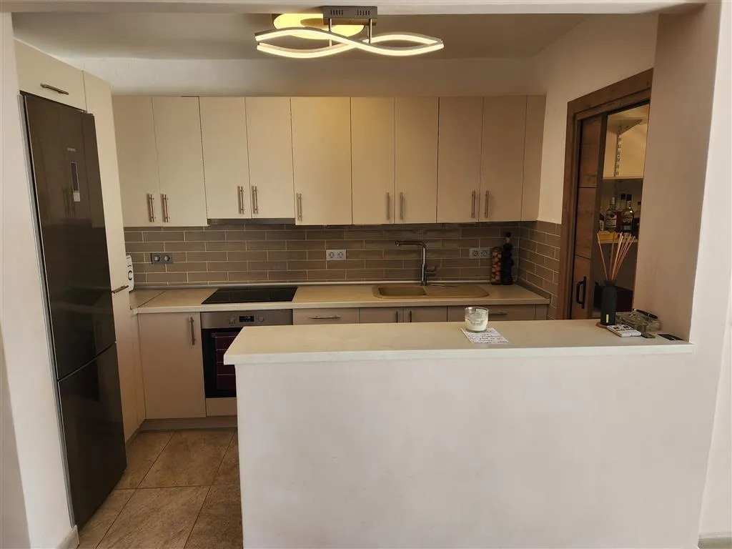 Refurbished townhouse with private pool in Las Ramblas (9)
