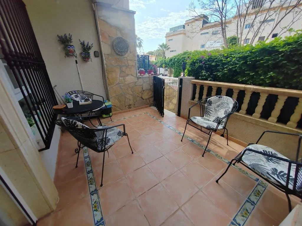South-facing townhouse backing onto Las Ramblas Golf (9)