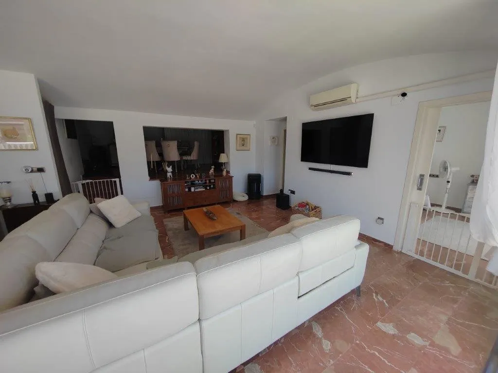 Spacious apartment with a large golf-view terrace in Las Ramblas (10)