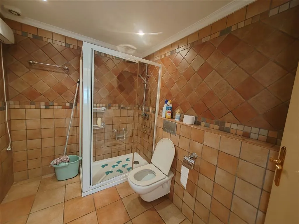 Two-bedroom apartment with conservatory in Playa Flamenca (11)