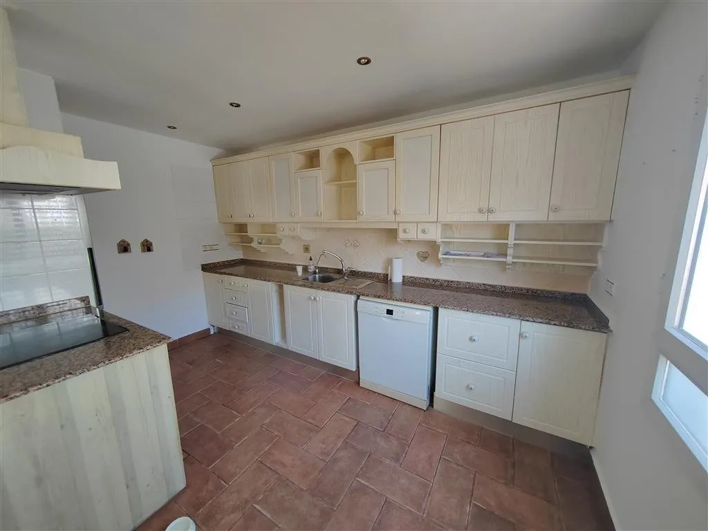 Two-bedroom apartment with conservatory in Playa Flamenca (12)
