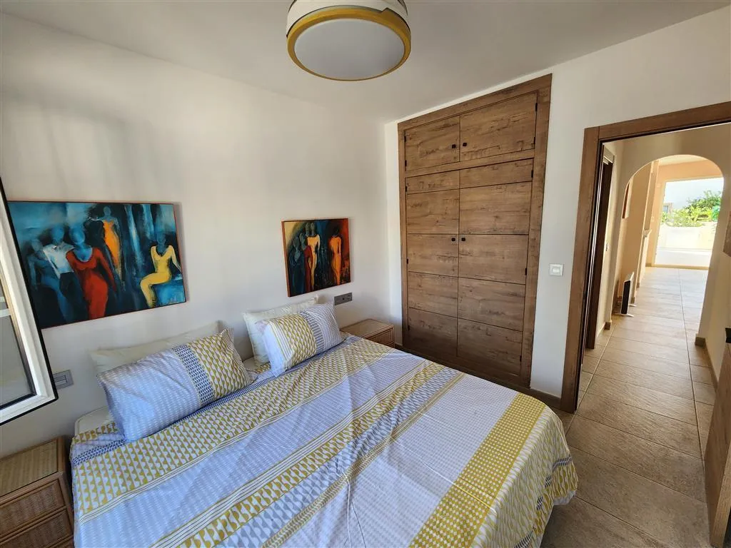 Refurbished townhouse with private pool in Las Ramblas (14)