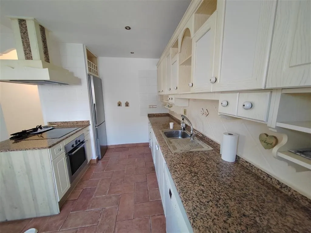 Two-bedroom apartment with conservatory in Playa Flamenca (13)