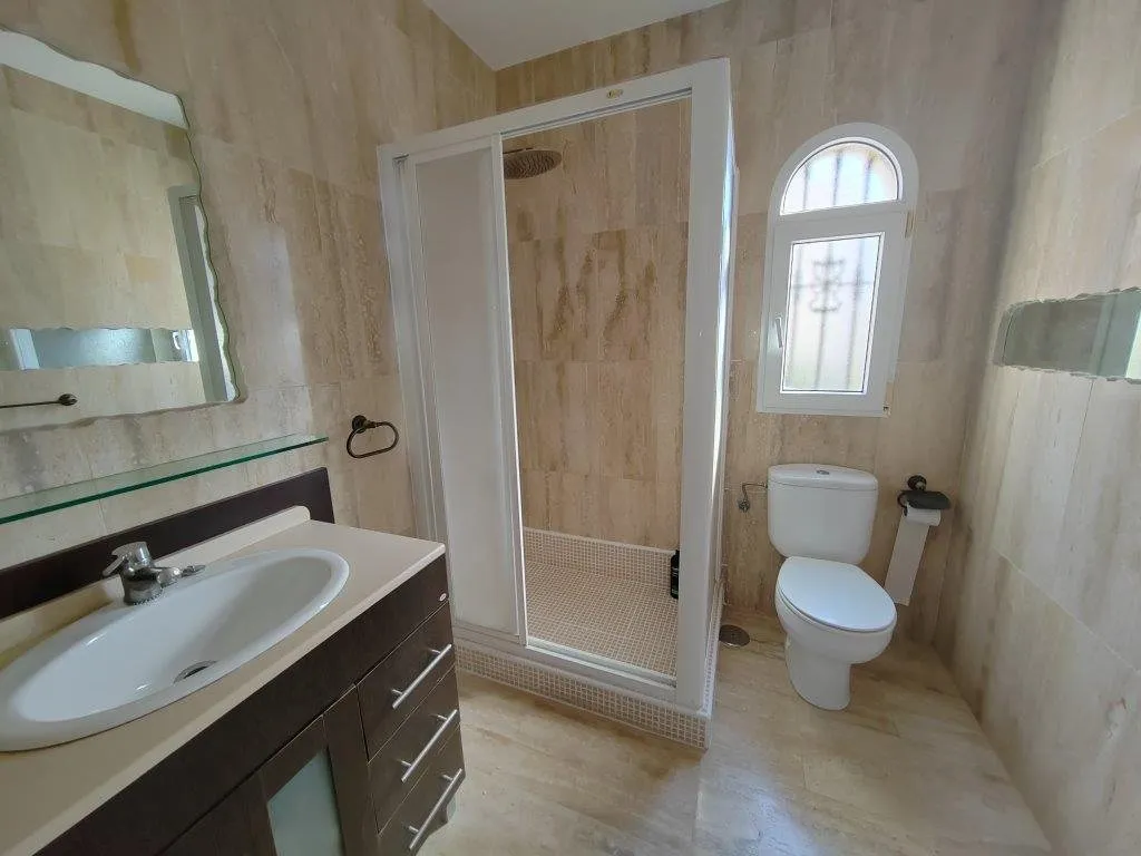South-facing villa with private pool in Las Ramblas (14)