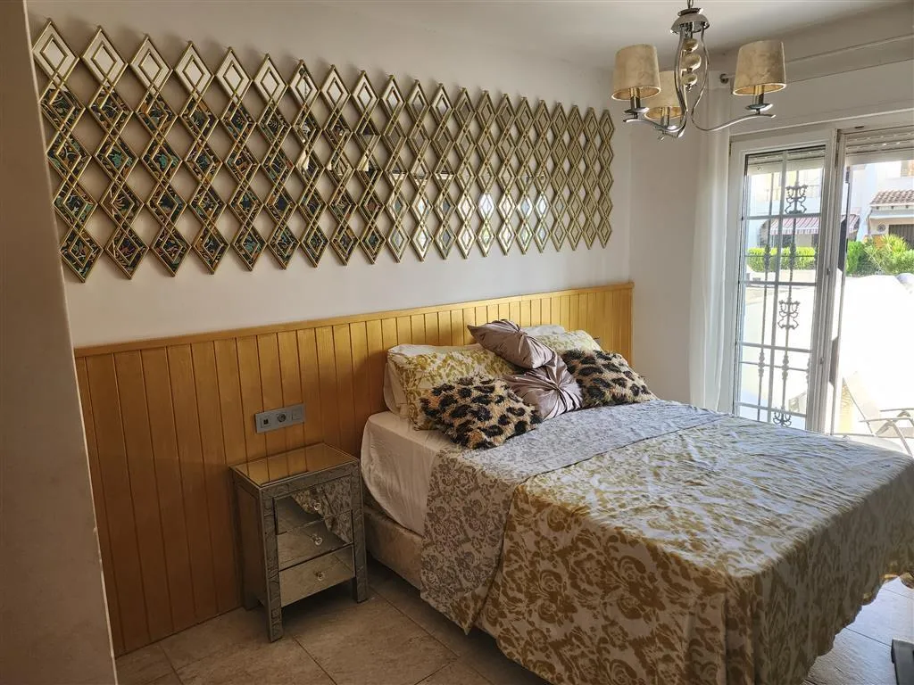 Refurbished townhouse with private pool in Las Ramblas (15)