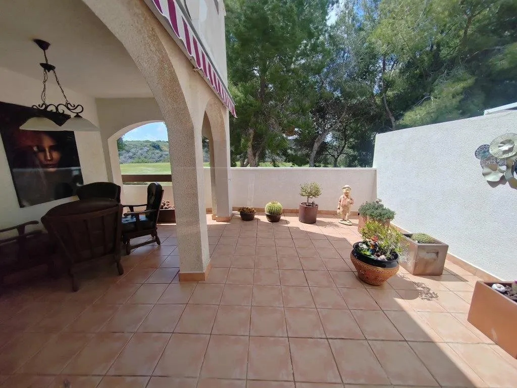 Front-line south-facing penthouse on Las Ramblas Golf (16)