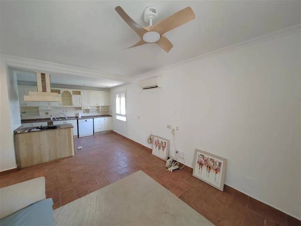 Two-bedroom apartment with conservatory in Playa Flamenca (16)