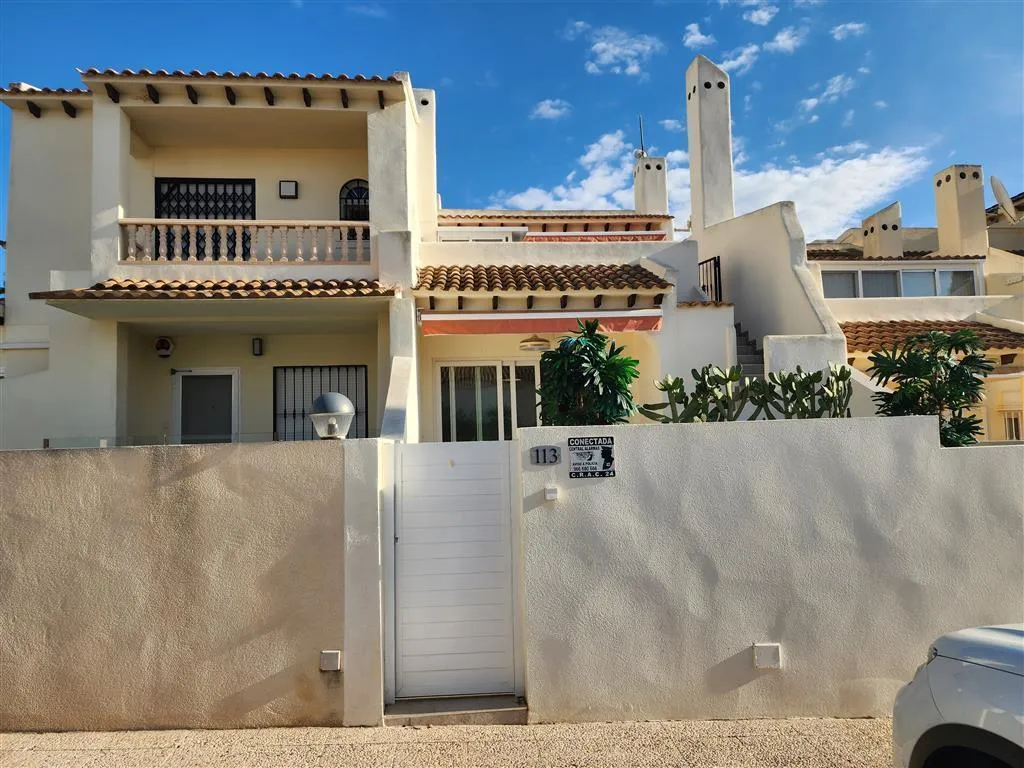 Refurbished townhouse with private pool in Las Ramblas