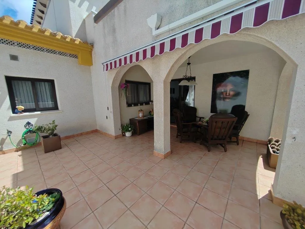 Front-line south-facing penthouse on Las Ramblas Golf (17)