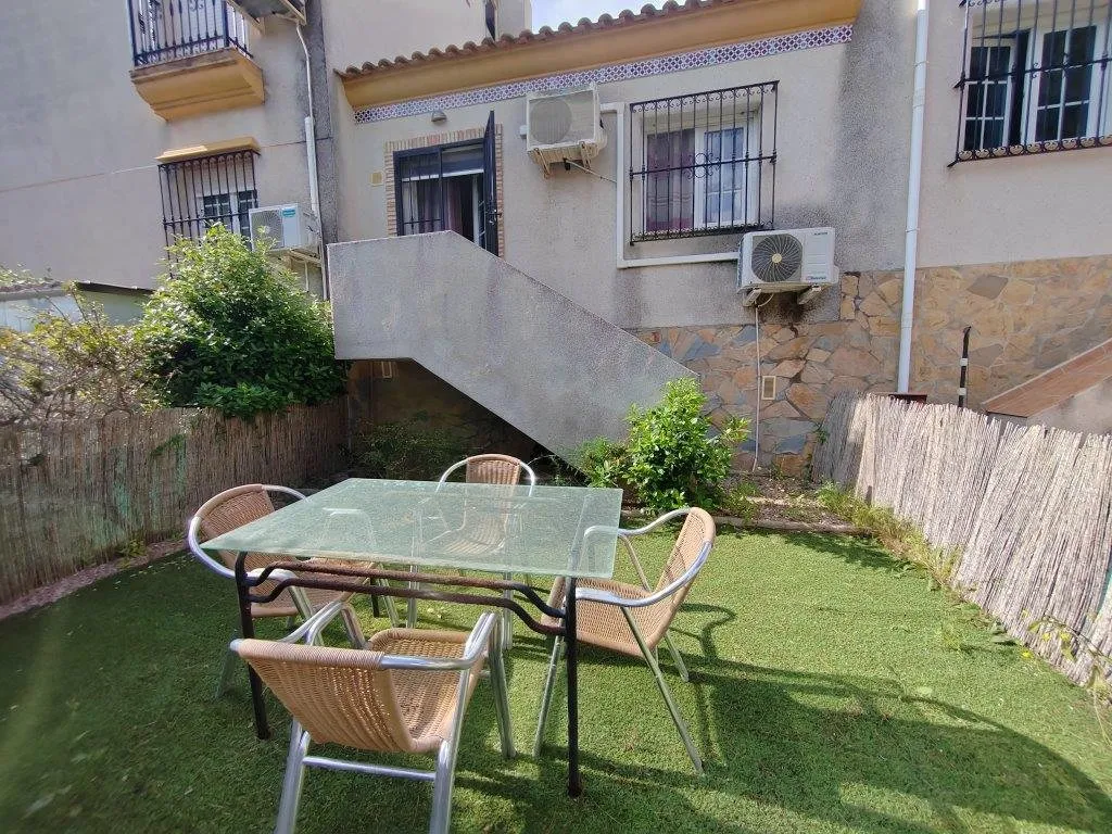 South-facing townhouse backing onto Las Ramblas Golf (19)