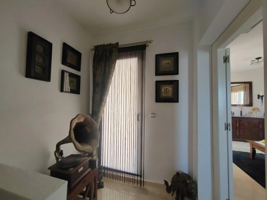 Front-line south-facing penthouse on Las Ramblas Golf (21)