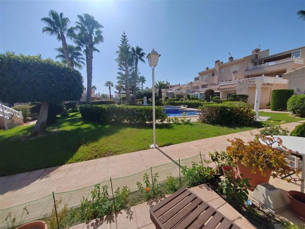 Two-bedroom apartment with conservatory in Playa Flamenca (21)
