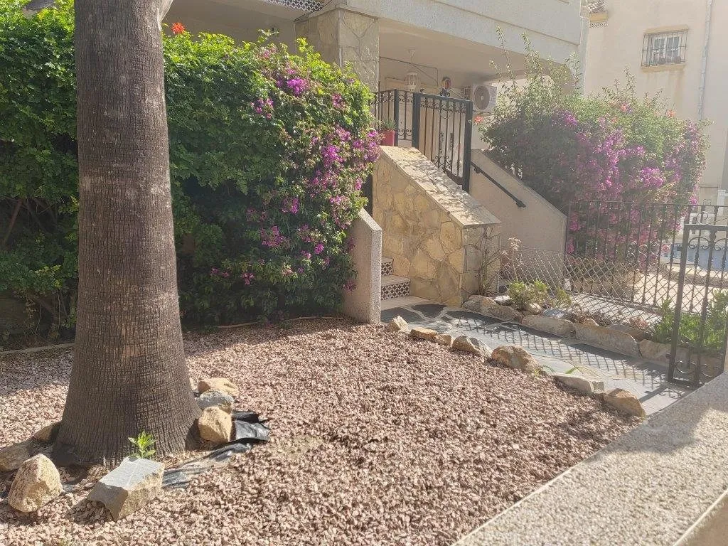 South-facing townhouse backing onto Las Ramblas Golf (23)