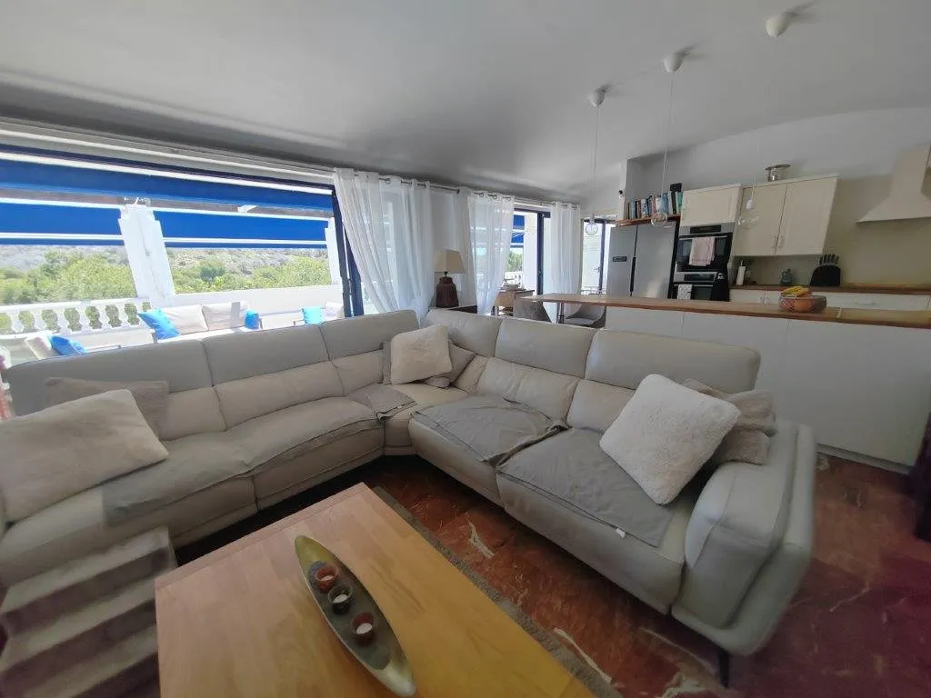 Spacious apartment with a large golf-view terrace in Las Ramblas (24)