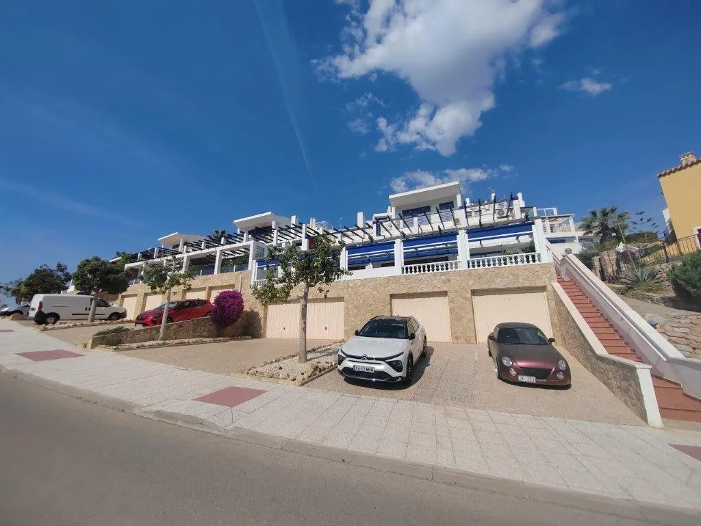 Spacious apartment with a large golf-view terrace in Las Ramblas (26)
