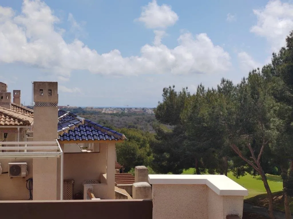 Front-line south-facing penthouse on Las Ramblas Golf (29)